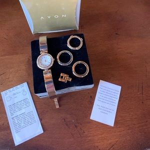 Watch with interchangeable bezels